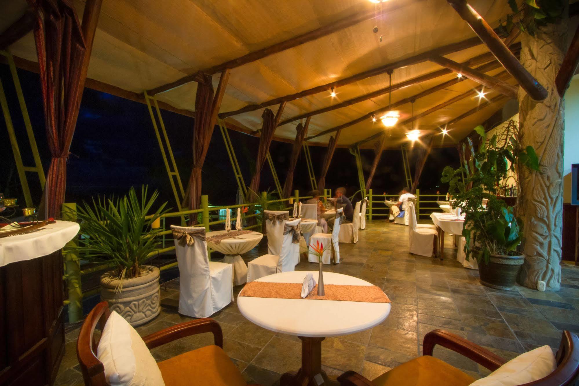 Issimo Suites Boutique Hotel & Spa - Adults Only Manuel Antonio Esterno foto