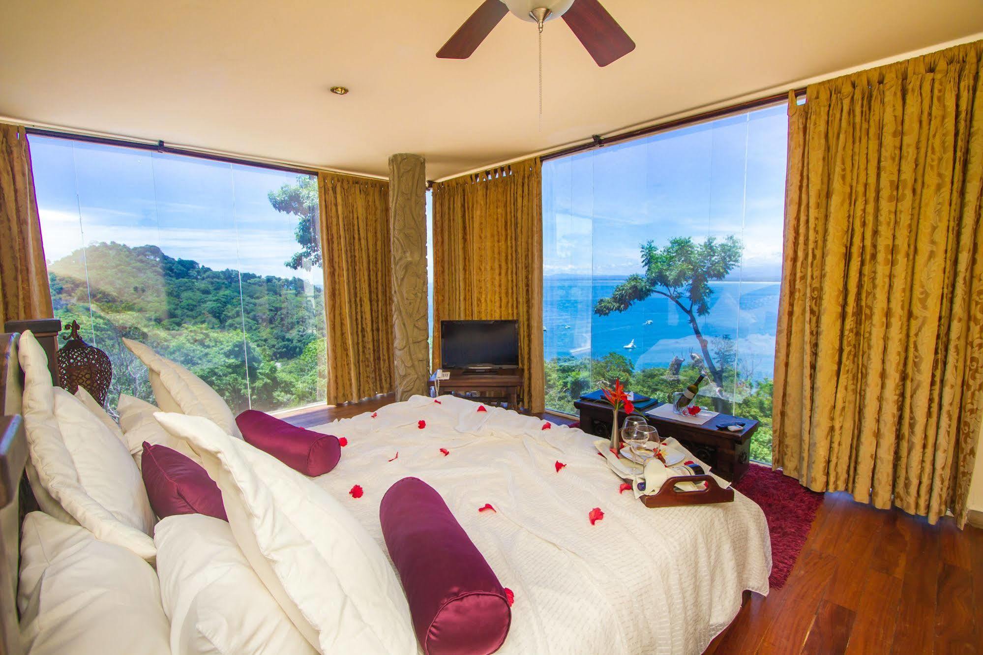 Issimo Suites Boutique Hotel & Spa - Adults Only Manuel Antonio Esterno foto