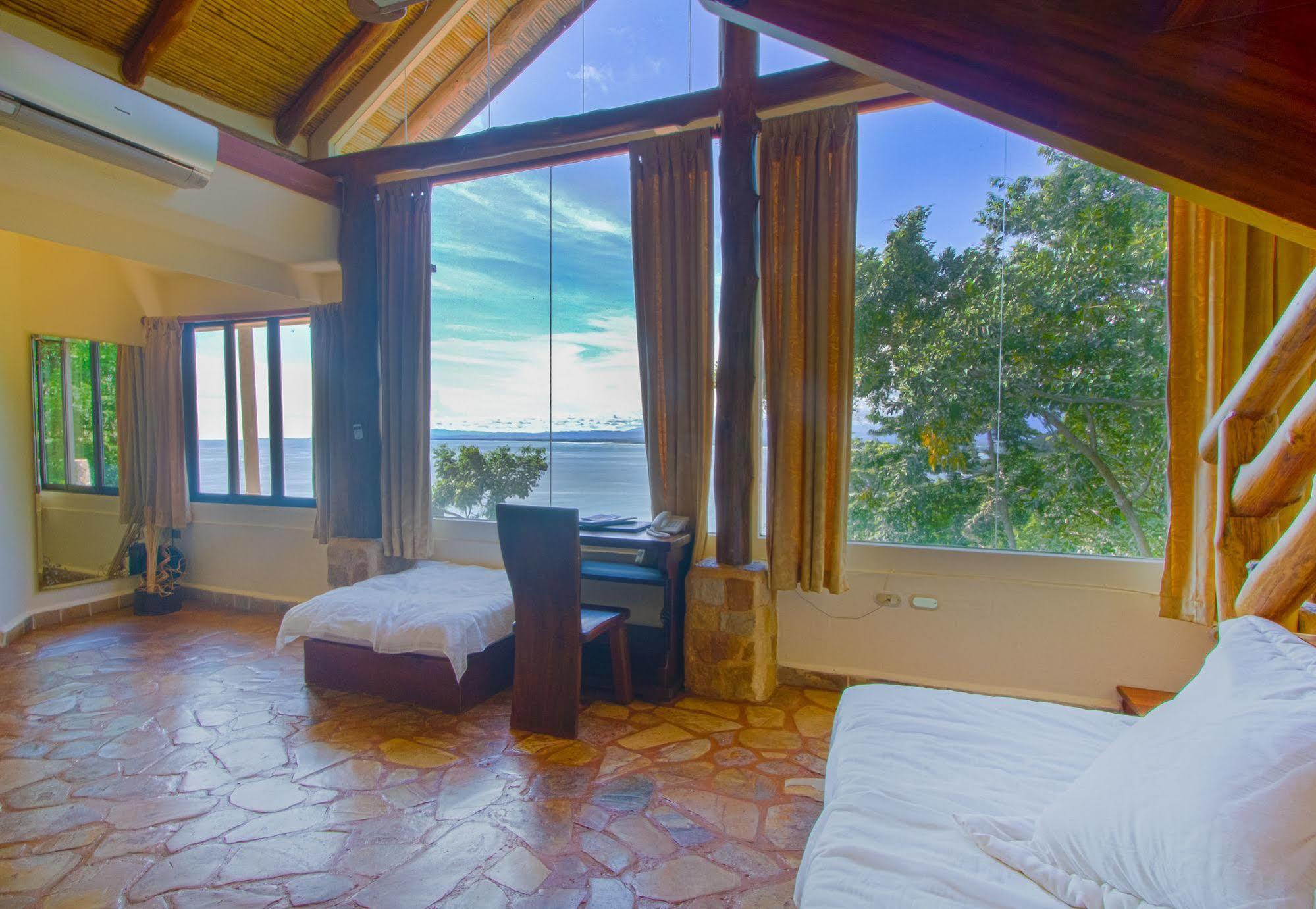 Issimo Suites Boutique Hotel & Spa - Adults Only Manuel Antonio Esterno foto