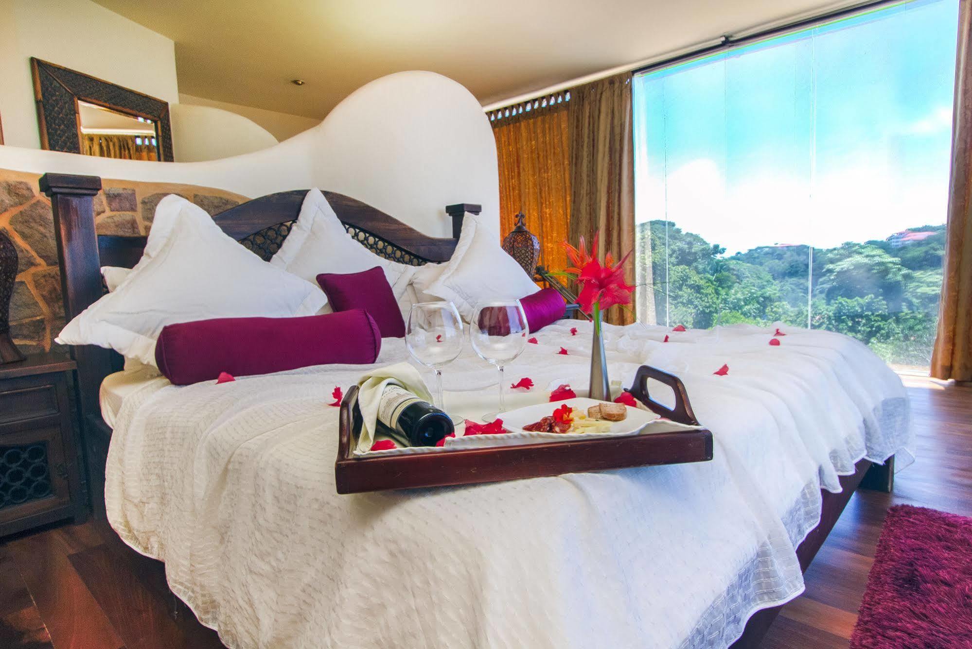 Issimo Suites Boutique Hotel & Spa - Adults Only Manuel Antonio Esterno foto