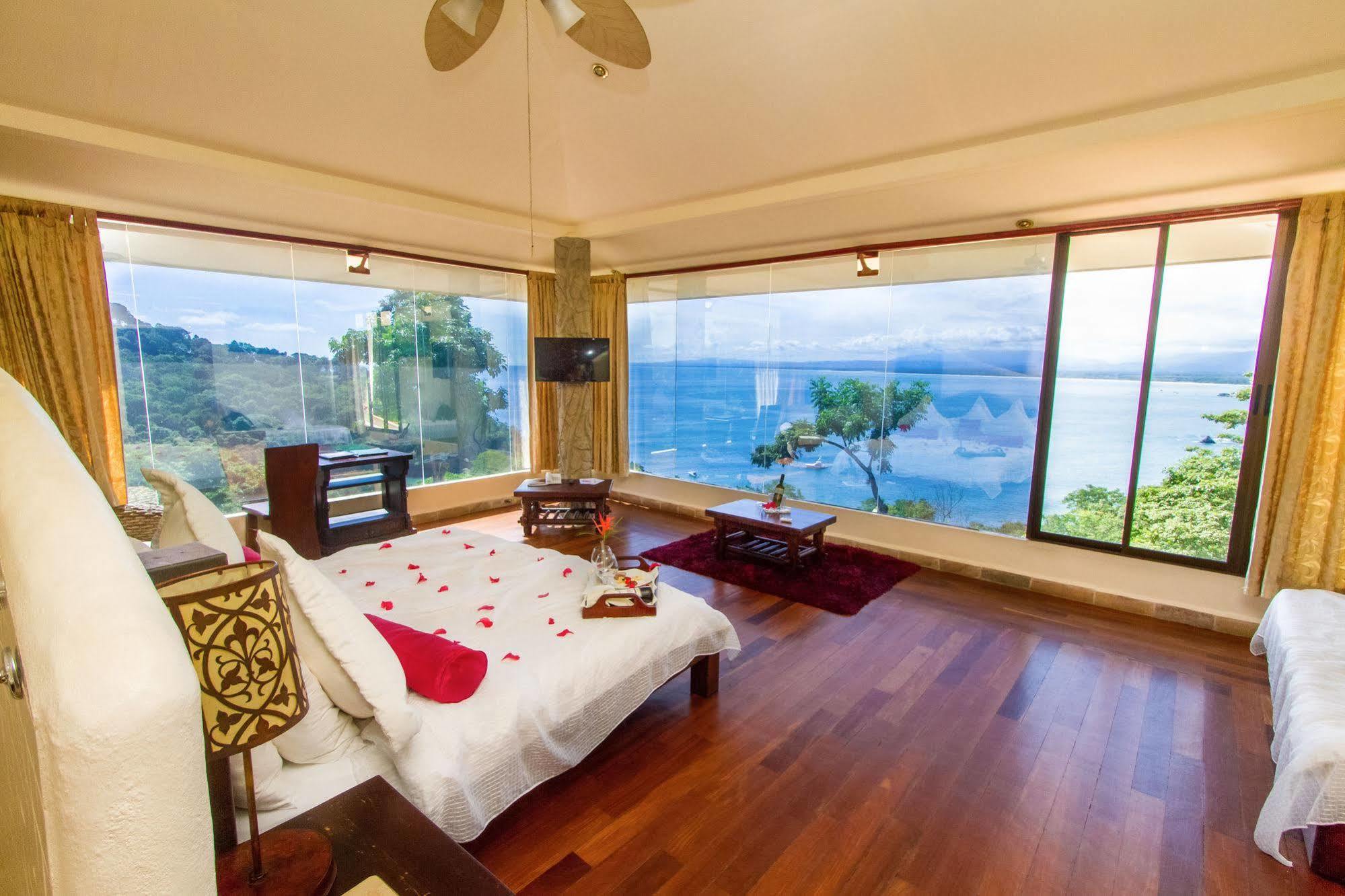 Issimo Suites Boutique Hotel & Spa - Adults Only Manuel Antonio Esterno foto