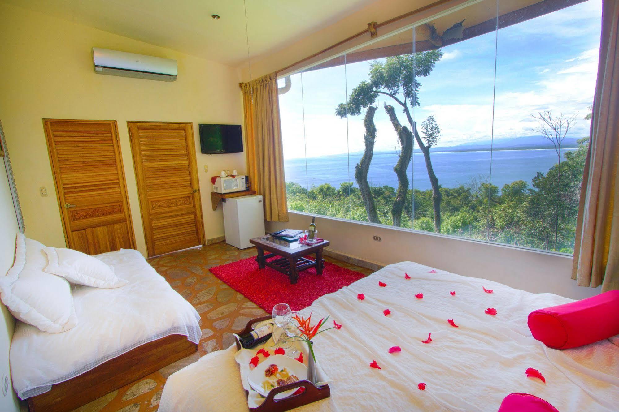 Issimo Suites Boutique Hotel & Spa - Adults Only Manuel Antonio Esterno foto