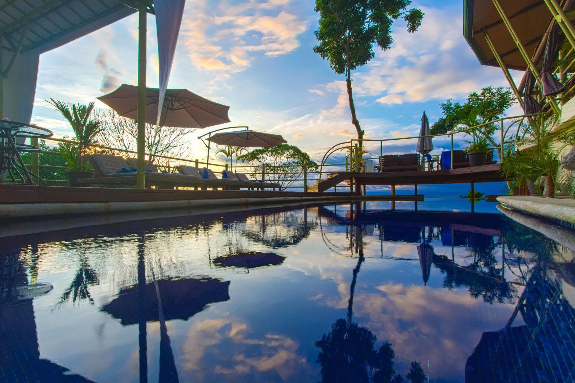 Issimo Suites Boutique Hotel & Spa - Adults Only Manuel Antonio Esterno foto